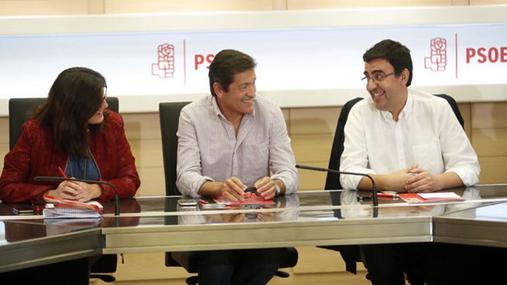 Susana Díaz reclama un PSOE autónomo del PP y de Podemos