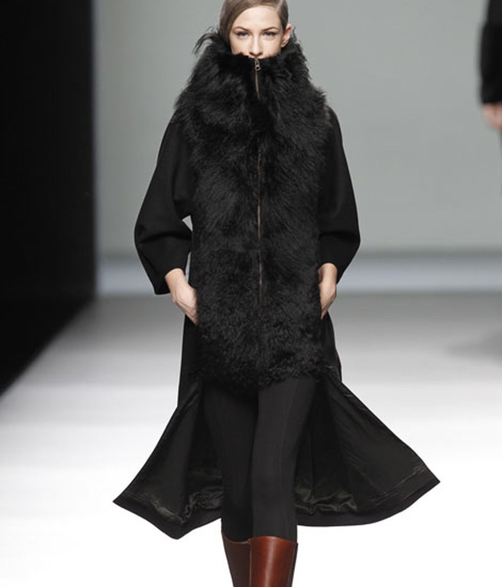 Grandes solapas, lanas, acento en patronajes y tallajes