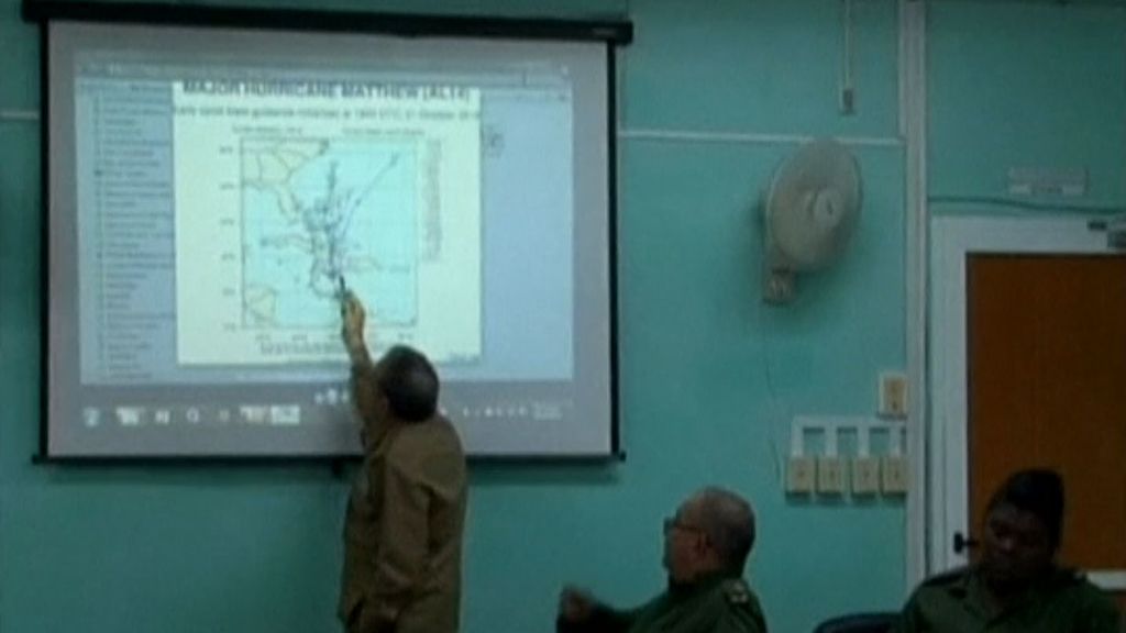 Raúl Castro supervisa los preparativos de Cuba contra el Huracán Matthew