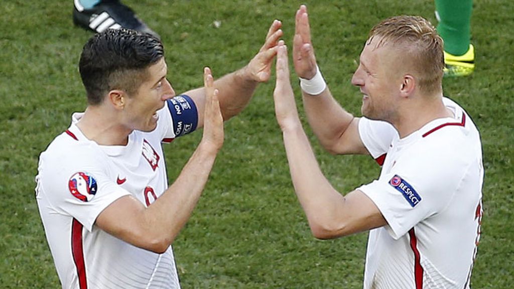 Polonia gana por primera vez un partido en la Eurocopa frente a Irlanda del Norte