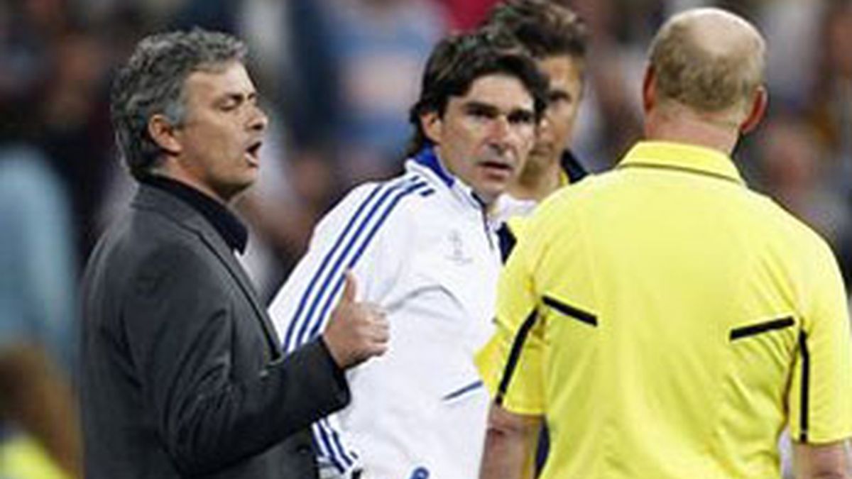 Archivada la denuncia de los árbitros contra Mourinho. Foto:Reuters