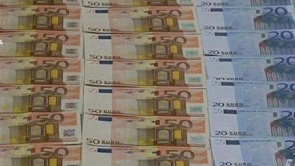 La Caixa ha cerrado hoy una emisión de cédulas hipotecarias a cinco años en los mercados de capitales por un importe de 1.250 millones de euros, según ha informado la entidad financiera en un comunicado. EFE/Archivo