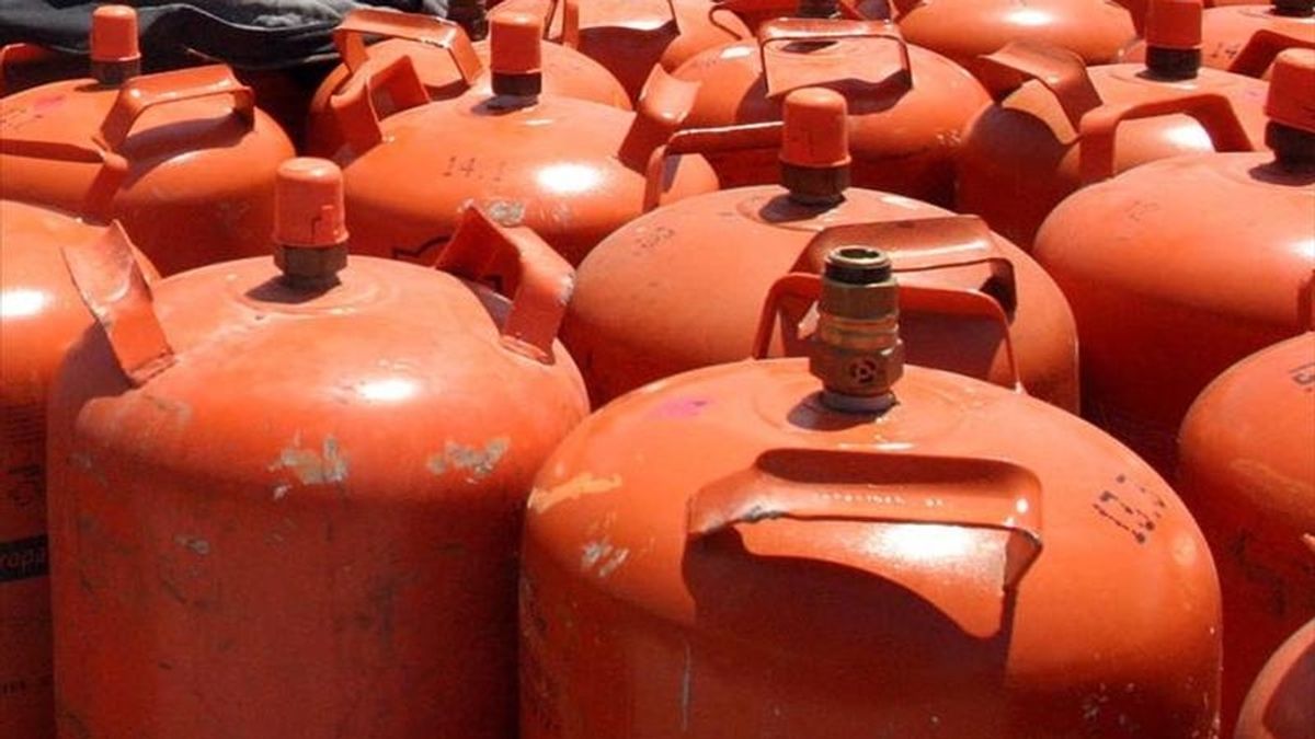 Los distribuidores de GLP (gas licuado del petróleo) de Repsol Butano han acordado interrumpir el reparto domiciliario de la bombona de butano en toda España el próximo día 11 de mayo en protesta por la reducción de márgenes. EFE/Archivo