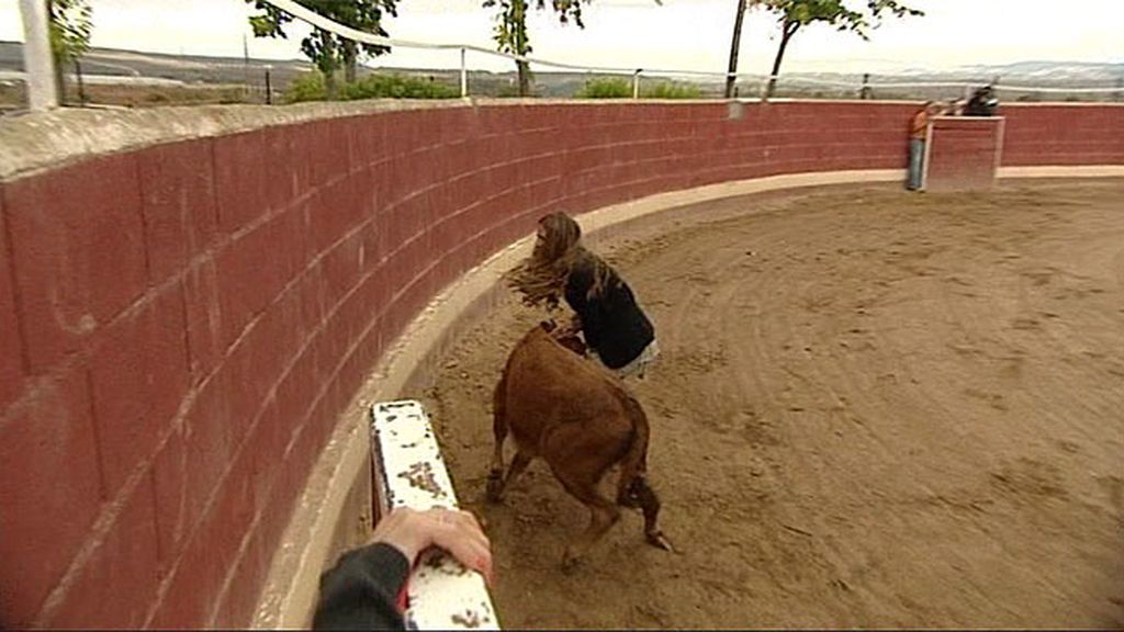 Gabi decide poner a prueba a sus chicas en su última cita