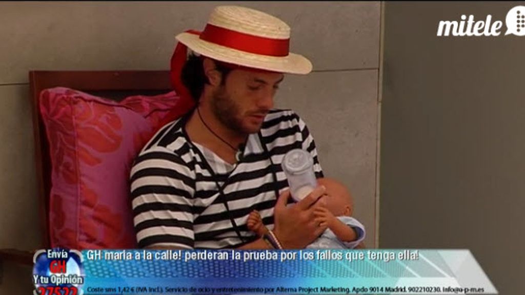 El bebé ha despertado a los concursantes muy temprano