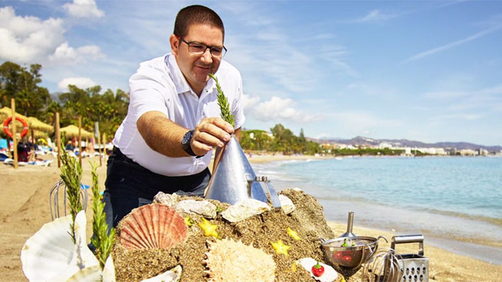 Dani García en la playa marbellí