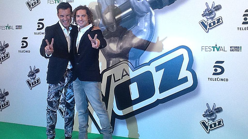 La alfombra 'verde', los coaches, el presentador, los fans...