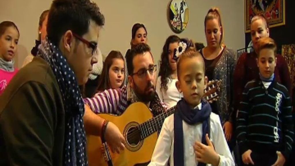 Canta a los Reyes Magos para que traigan un trabajo a su padre