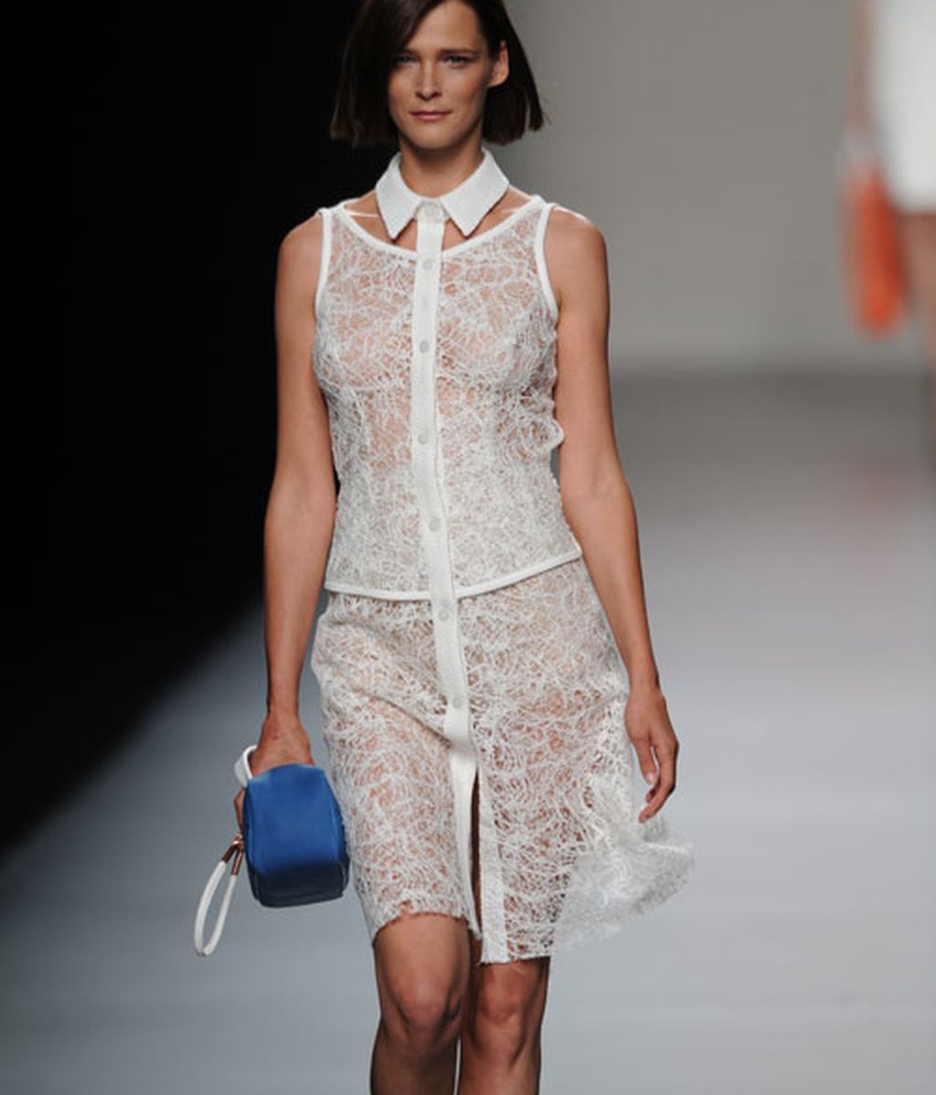 Vuelta a los 50 con Adolfo Domínguez