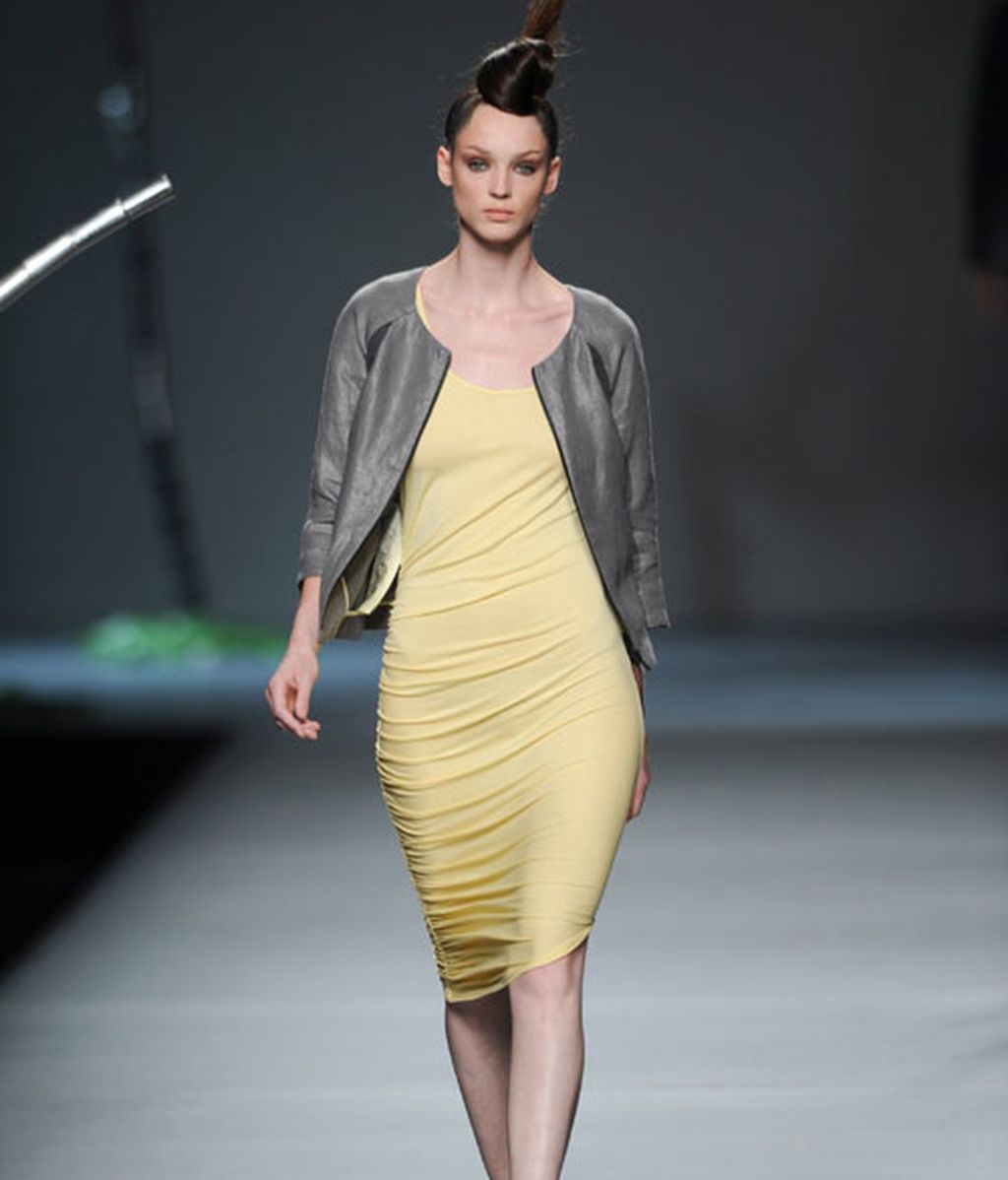 Oriente y occidente se fusionan en la colección de Sara Coleman