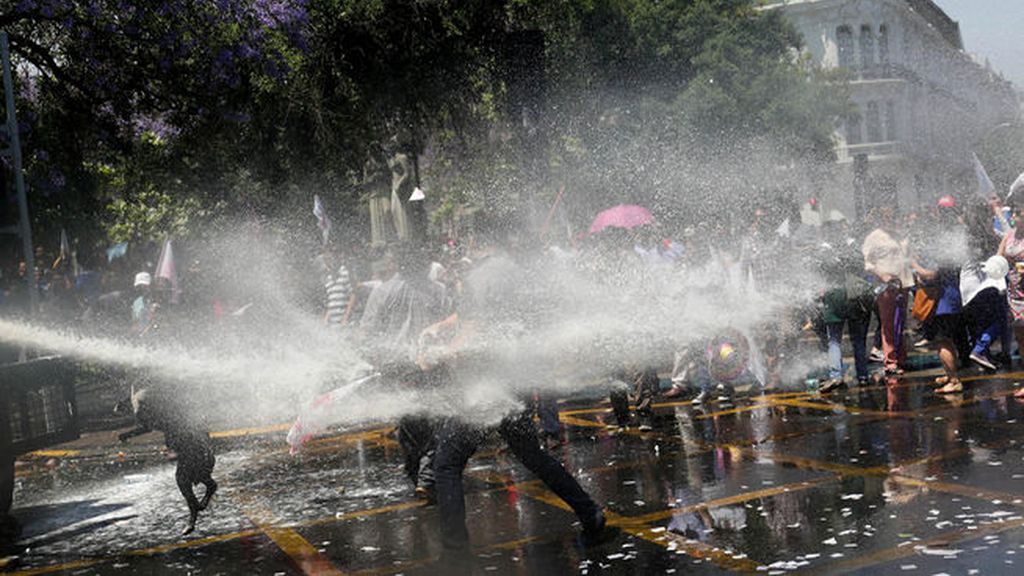 Violentos enfrentamientos en la tercera semana de huelga general en Chile