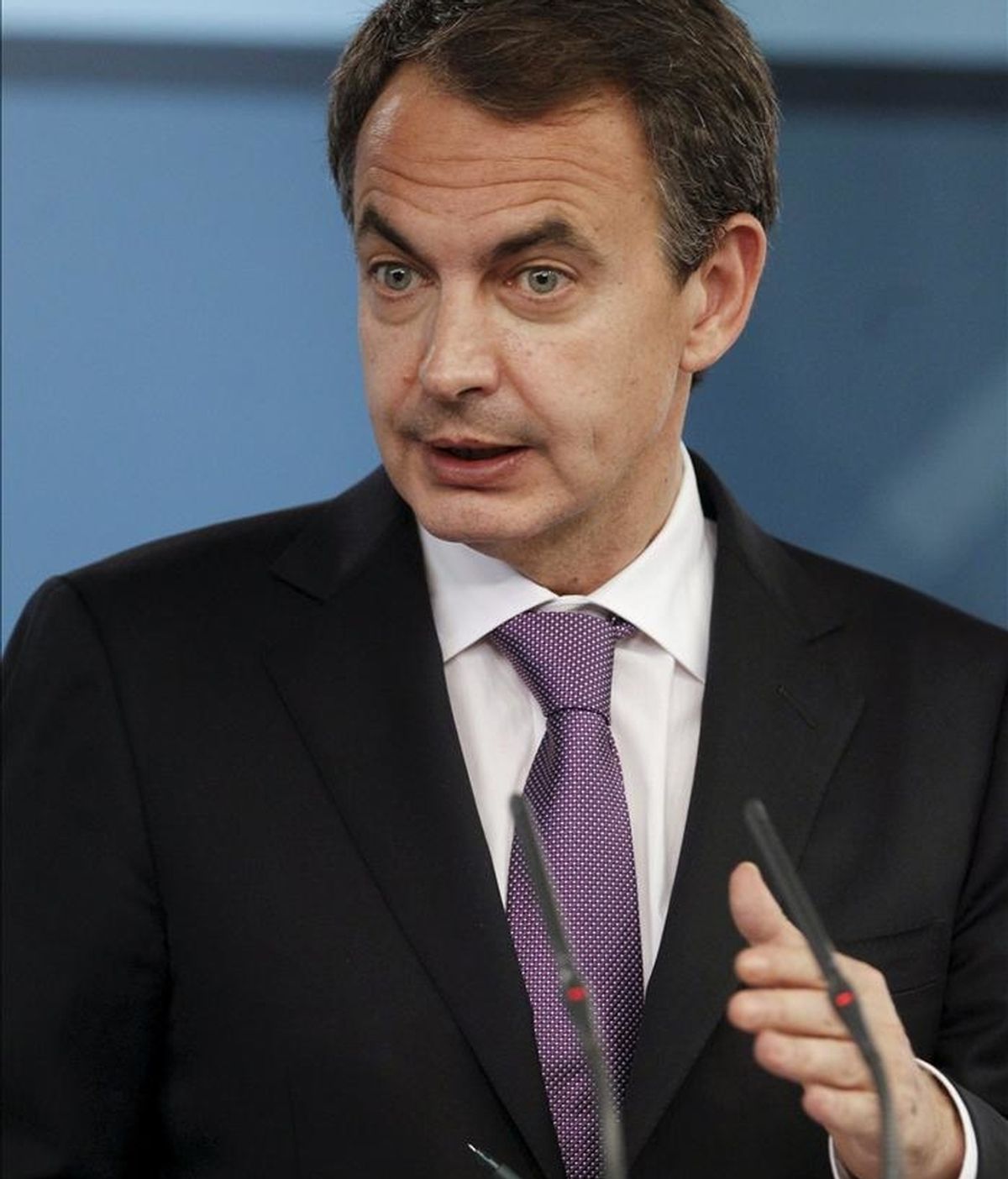 El jefe del Ejecutivo, José Luis Rodríguez Zapatero, defenderá hoy, en el Consejo europeo extraordinario que se celebrará en Bruselas, la necesidad de coordinar las políticas económicas de todos los socios comunitarios después de que cada país haya hecho las reformas necesarias para afrontar la crisis. EFE