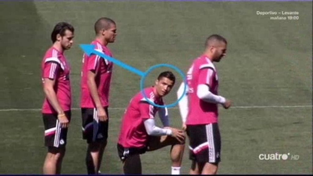 Cristiano lanza una mirada asesina a Bale por pasarle mal en un rondo