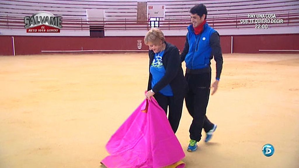 Melu vacía la nevera de Carmen Bazán, se la lleva a comprar y entrenan