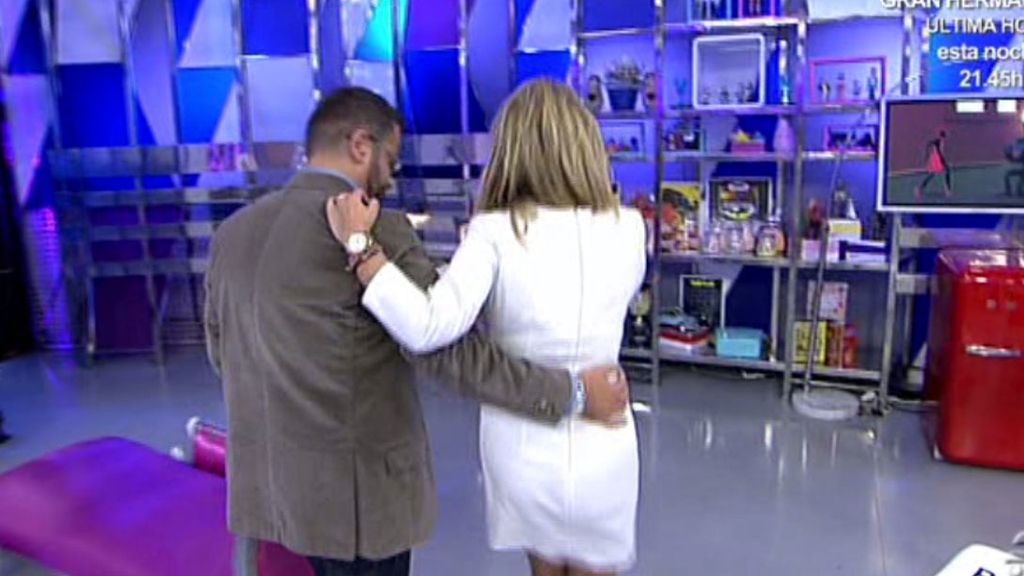 Abrazada a Jorge Javier, abandona el plató para reponerse