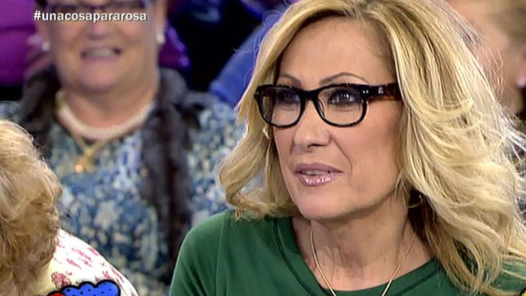 Rosa Benito recibe besos del público y de sus compañeros