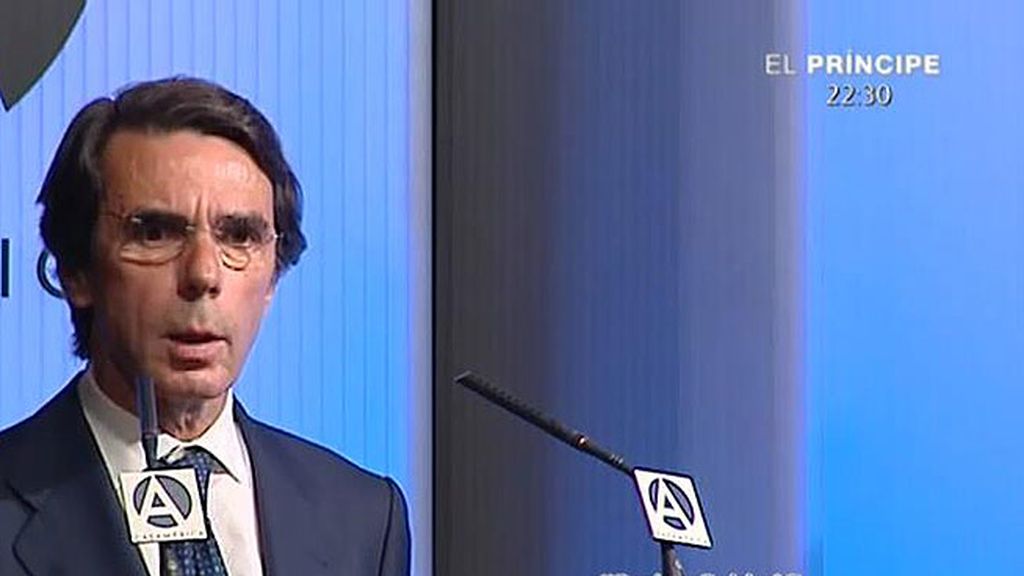 José María Aznar, en presencia de Rajoy: "Necesitamos nuevos líderes"