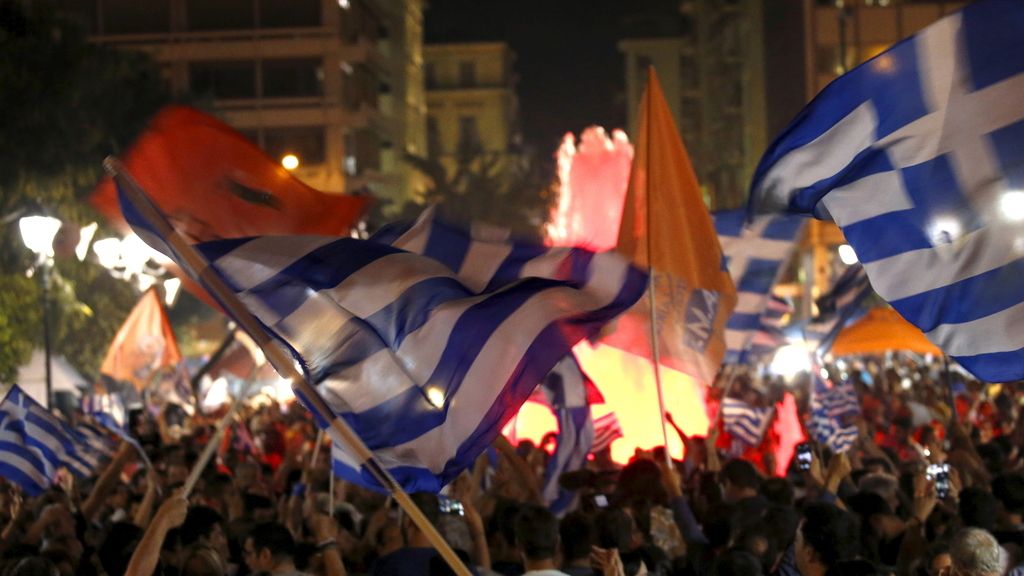 Los partidarios del 'No' celebran la victoria en el corazón de Atenas