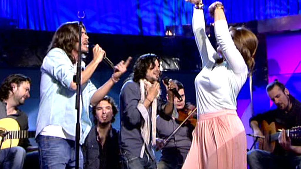 Raquel Bollo baila con Macarines