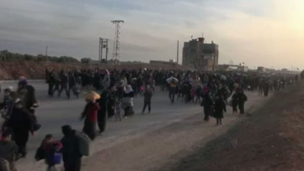 Exilio masivo en Siria huyendo de las bombas