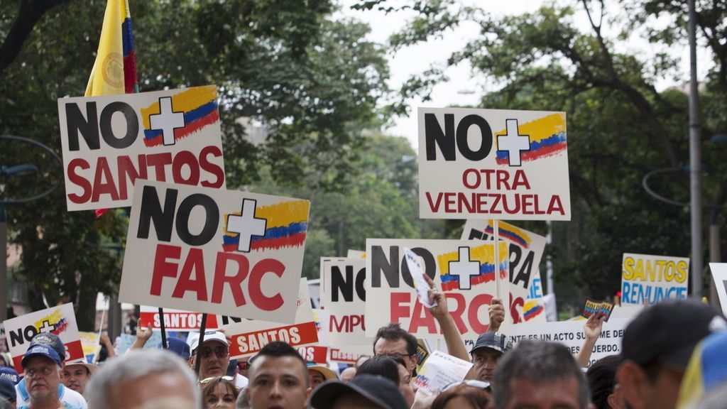 20 ciudades colombianas se manifiestan contra el proceso de paz con las FARC