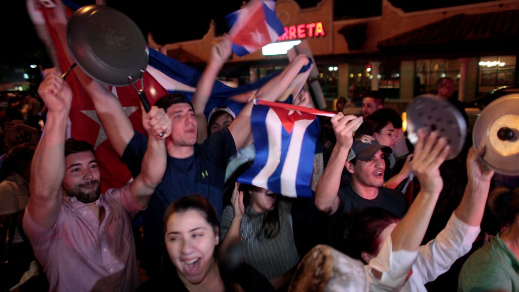 Los exiliados de Miami celebran la muerte de Fidel Castro