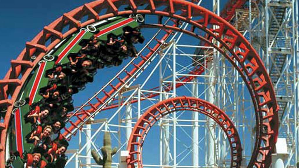 Viper, en el parque Six Flags Magic Mountain de California