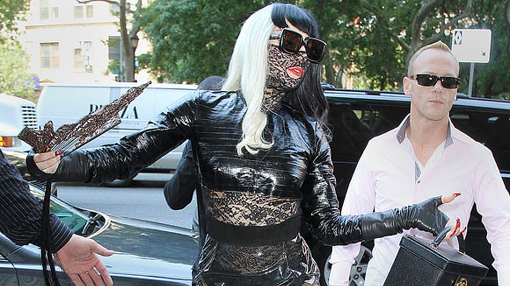 Lady Gaga se 'esconde'