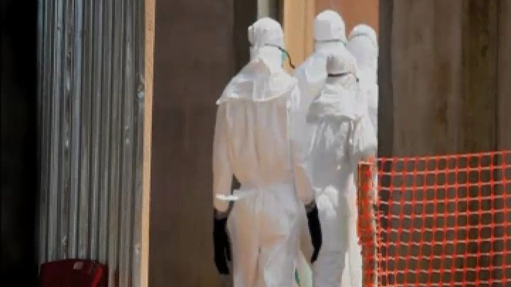 El entierro de víctimas del ébola provoca enfrentamientos en Liberia
