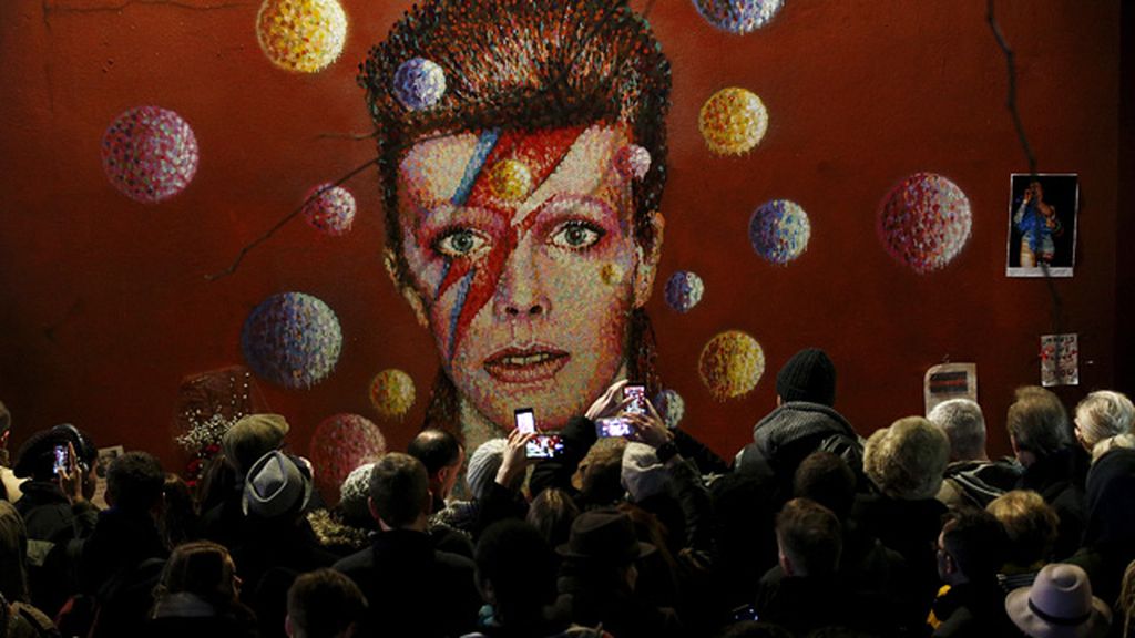 Los fans de Bowie despiden a su héroe