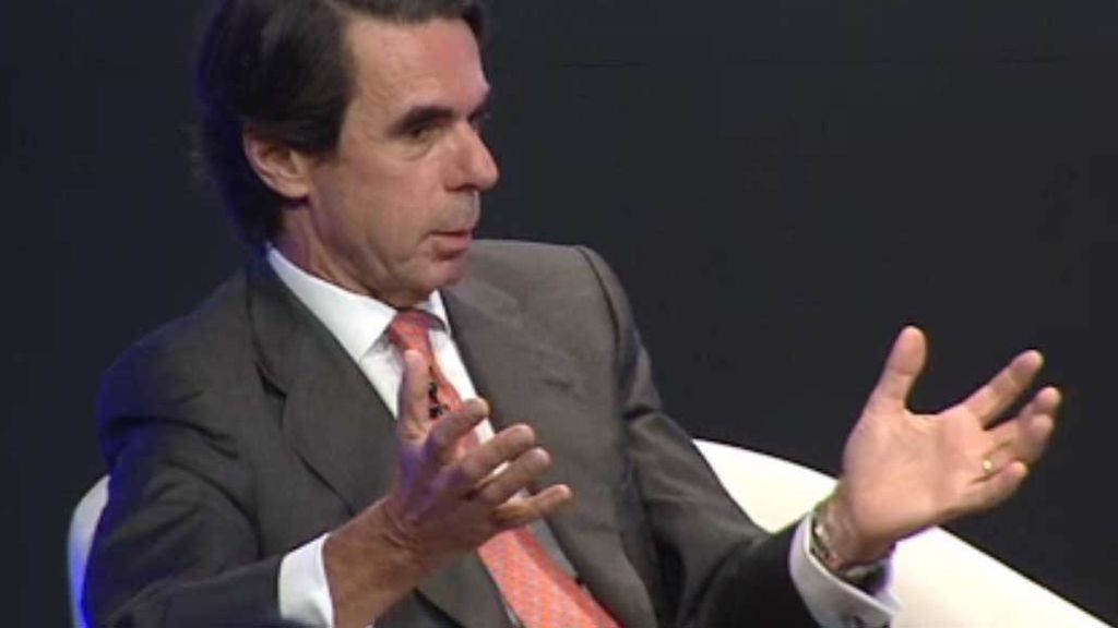 Aznar le desea “la mejor de las suertes" al candidato del PP a Moncloa