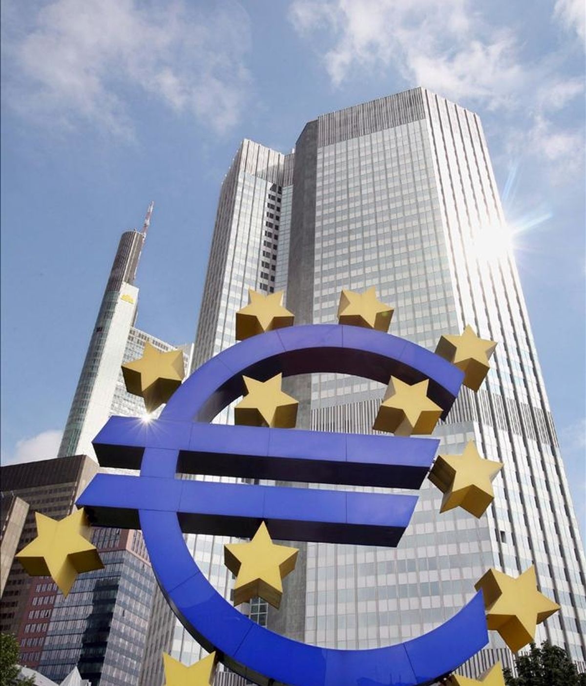 Los bonos de titulización (ABS) fueron el activo de garantía más usado en las operaciones de refinanciación del Banco Central Europeo (BCE) el año pasado, al mismo tiempo que aumentaron los valores de administraciones centrales por la crisis de la deuda soberana. EFE/Archivo