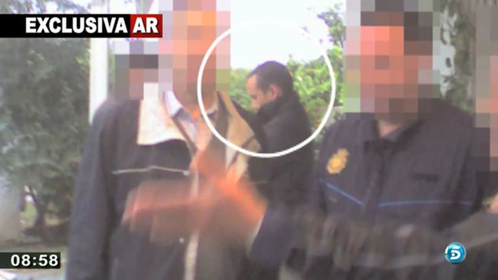 Durante los registros, la policía insistió en la hoguera