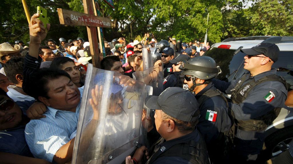 La policía mexicana arremete contra los participantes de la marcha de inmigrantes