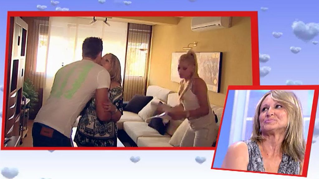 Ainhoa congenia con la madre de Víctor