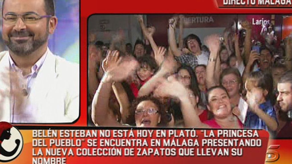 Belén Esteban presenta sus zapatos