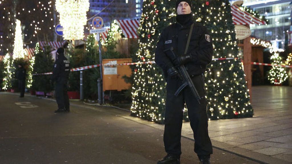 La Policía alemana busca a otro sospechoso del atentado en Berlín