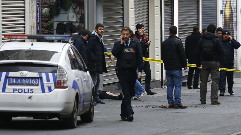 Cinco muertos en un atentado suicida en el centro de Estambul