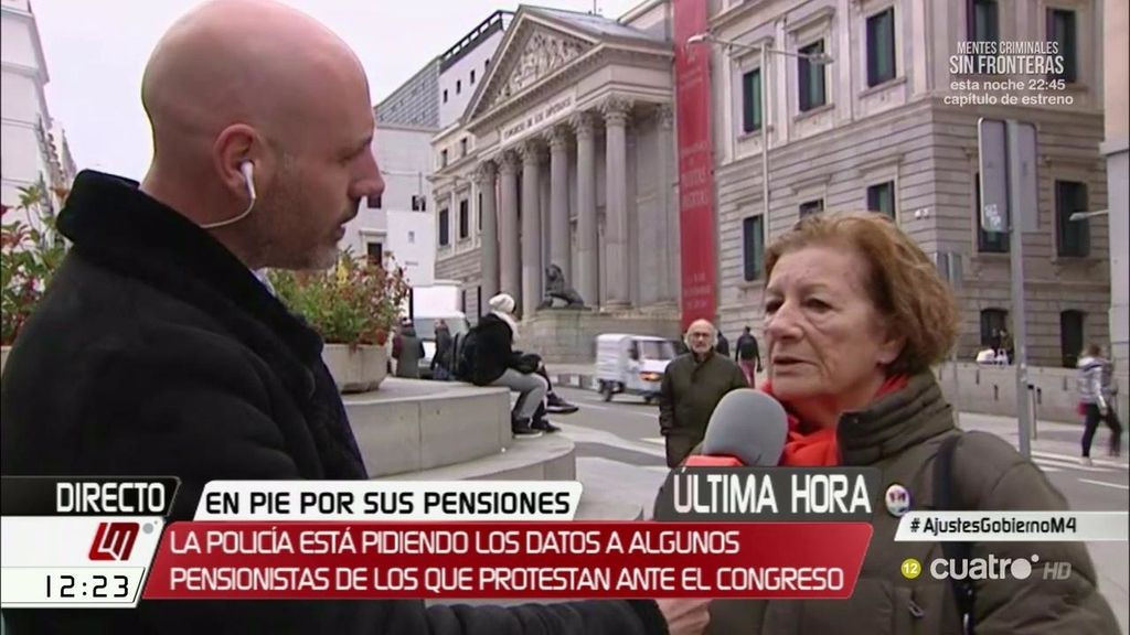 La policía expulsa a los pensionistas de las puertas del Congreso de los Diputados