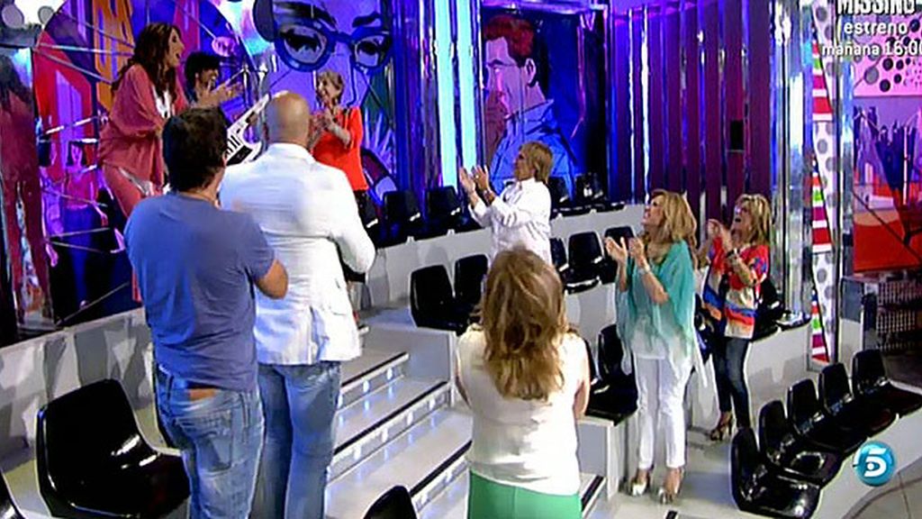 ¿Por qué el público ocupa el lugar de los oclaboradores y ellos la grada?
