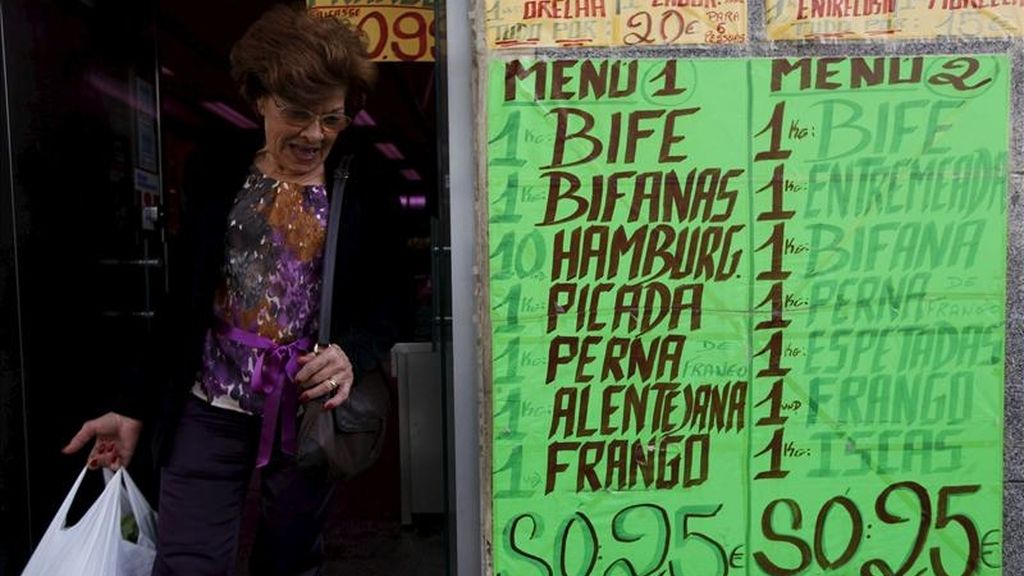 El organismo destaca que la crisis de deuda que ha afectado a países periféricos como Irlanda, Grecia y ahora Portugal, se ha logrado limitar a los países afectados y no se ha contagiado al resto de Europa. EFE/Archivo