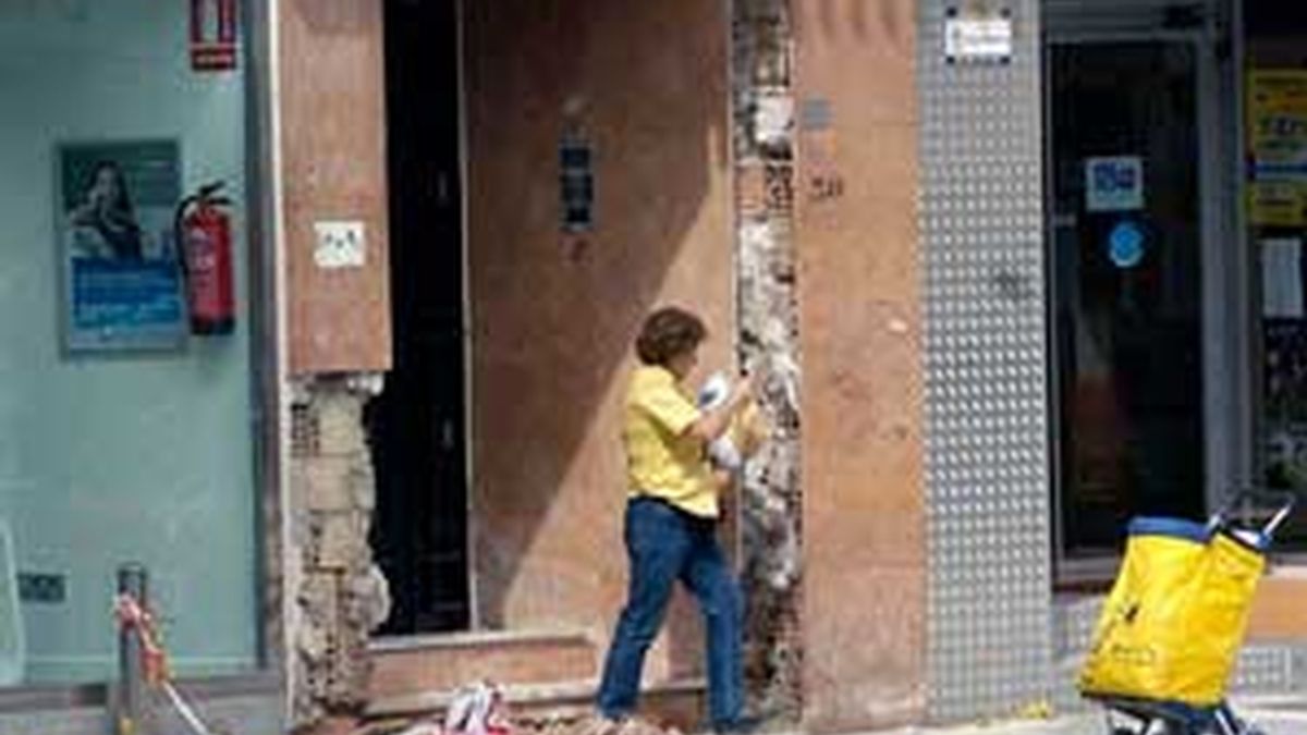 Los ciudadanos de Lorca tratan de recuperar la normalidad en la ciudad. Vídeo: Informativos Telecinco