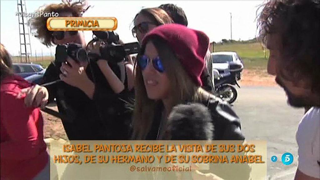 Chabelita, Kiko Rivera, Anabel y el tío Agustín visitan a Isabel Pantoja