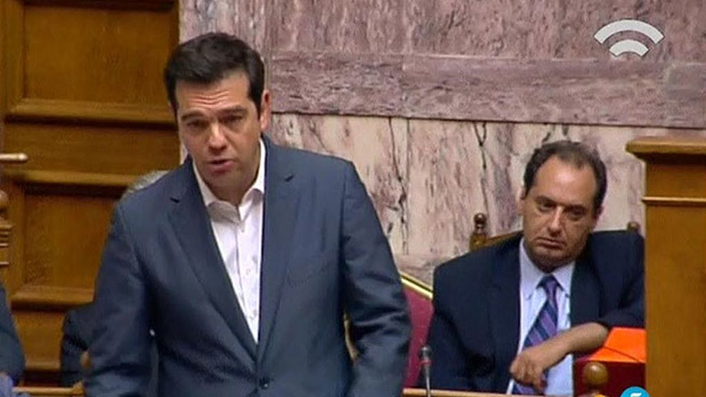 El Parlamento griego aprueba las duras medidas impuestas por Bruselas