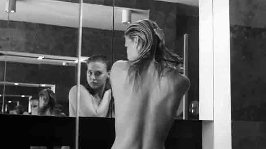 La ex novia de Di Caprio es la protagonista de un anuncio muy sensual de la firma Under Me