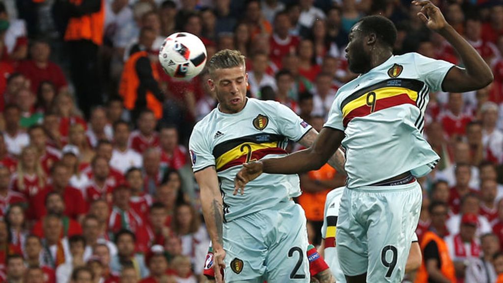 ¡Gol de Bélgica! Buena falta botada por De Bruyne que remató Alderweireld  (0-1)