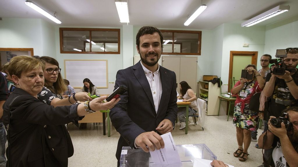 Alberto Garzón vota en Málaga