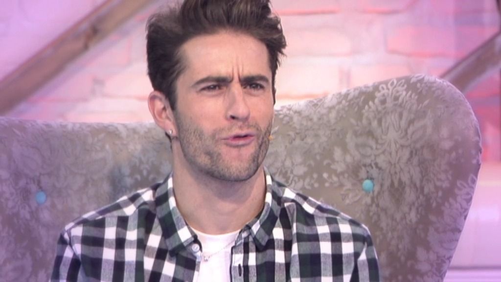 Una futbolista profesional que no tiene vestidos en su armario, aspirante al cambio