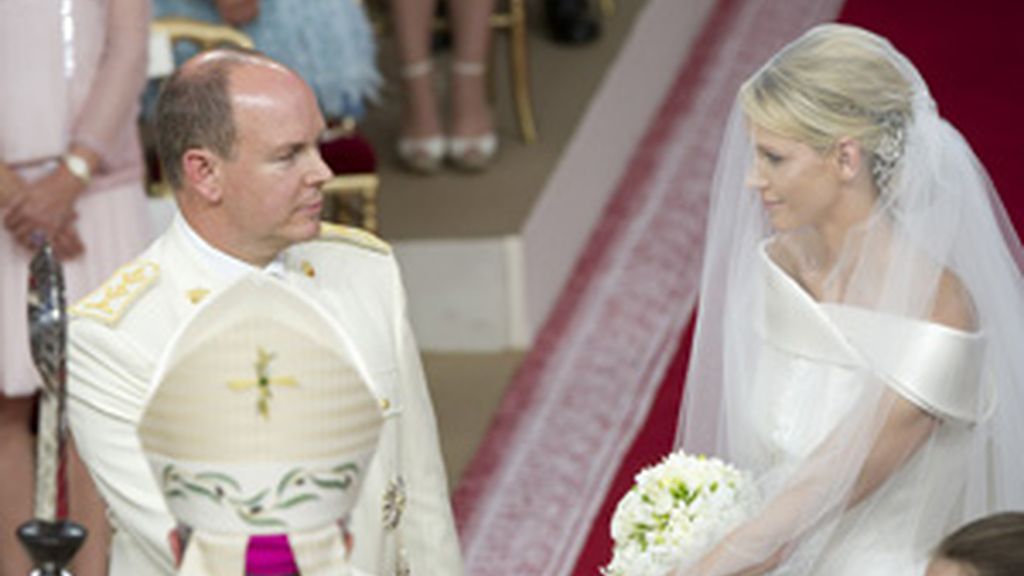 Uno de los momentos de la ceremonia religiosa entre Alberto de Mónaco y Chalene Wittstock FOTO: GTRES