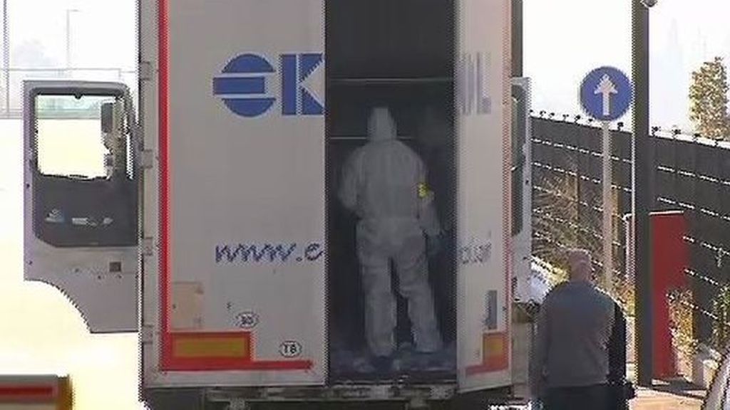 Llegan a Barcelona 10 migrantes en un camión que salió hace 3 días de Estambul